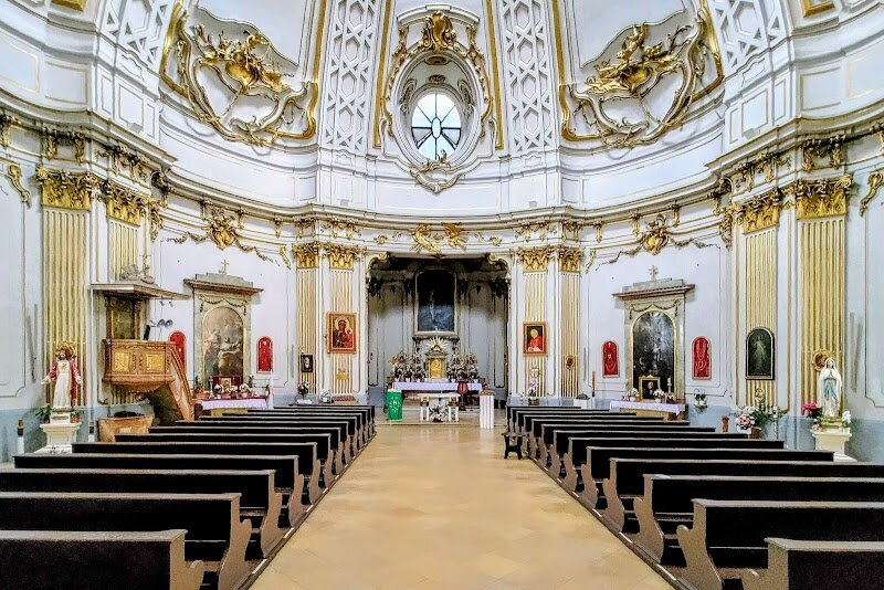 Katholische Kirche Zum Hl. Kreuz – Gardekirche - Step into the heart of Vienna’s Landstraße district and discover the Katholische Kirche zum Hl. Kreuz – Gardekirche, a hidden gem where history, art, and quiet beauty come together. Built between 1755 and 1763 by Empress Maria Theresa’s court architect, Nicolò Pacassi, this elegant church began as a place of solace for Kaiser’s hospital patients, blending Baroque grandeur with early Neoclassical charm. Its limestone façade and symmetrical design make it a standout, but it’s the interior that truly captivates—delicate Rococo decorations, religious artworks, and a sense of peaceful reverence that invites quiet reflection. Families and curious travelers alike will love spotting the intricate details that reflect the artistic spirit of the Habsburg era. Whether you’re drawn by the church’s fascinating past, its architectural elegance, or simply the chance to step away from the bustle of the city, Gardekirche offers a memorable experience. It’s a place where stories whisper from the walls and every corner holds a new surprise, making it a perfect stop for anyone eager to explore Vienna’s rich cultural tapestry.